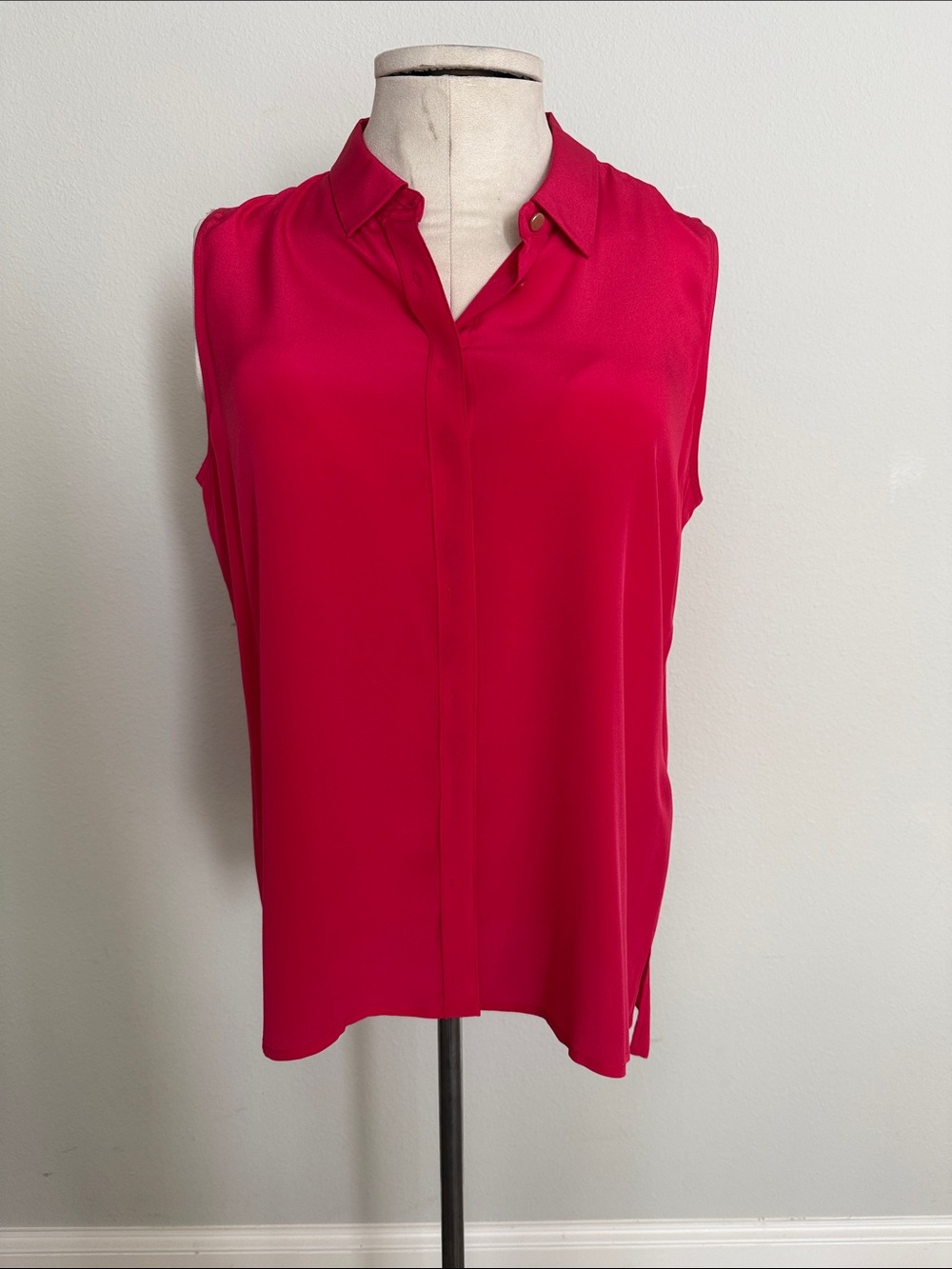 Donna Karan Electric Summer 100% SILK sleeveless blouse, size L, New